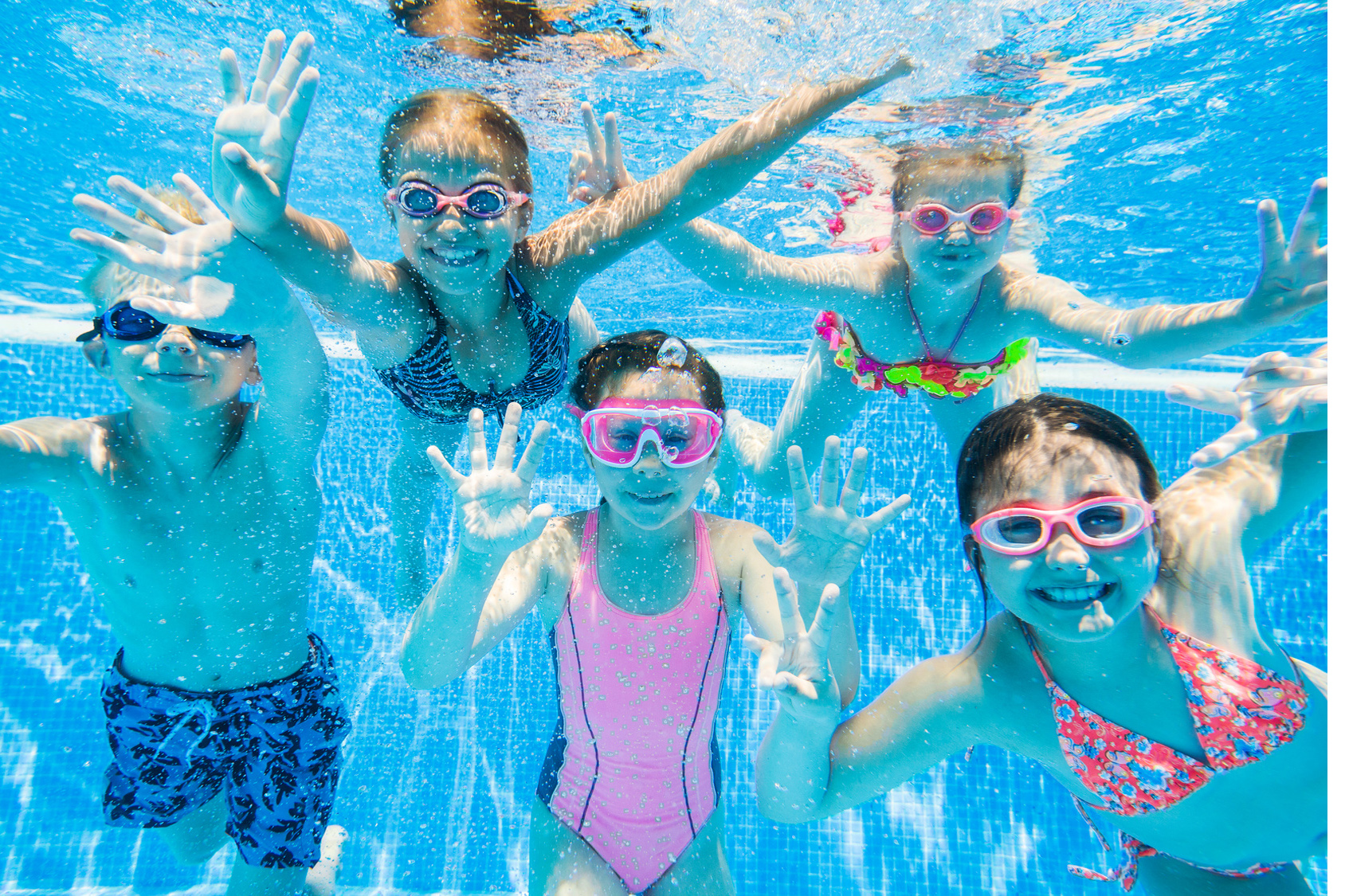 Kids swimming under water